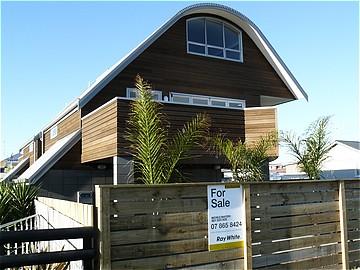 306A Ocean Road, Whangamata