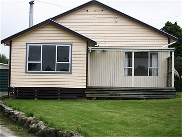 19 Stuart Street, Owaka