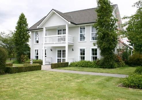 1 The Oaks Drive, Leamington