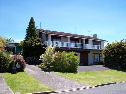 2 Besley Place, Acacia Bay