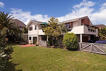 8 Drysdale Place, Somerville