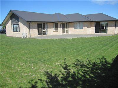 17 James Drive, Woodend