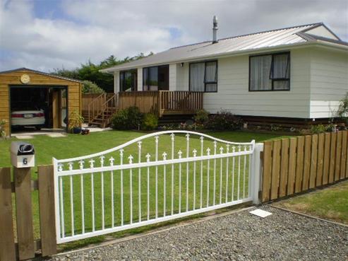 6 Queen Street, Foxton Beach