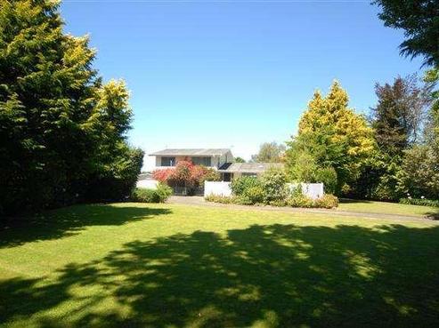 97 Main Road, Clive