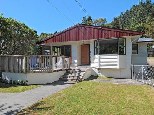 1 Elmslie Road, Pinehaven