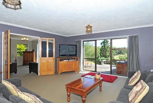 230 Katherine Mansfield Drive, Whitemans Valley