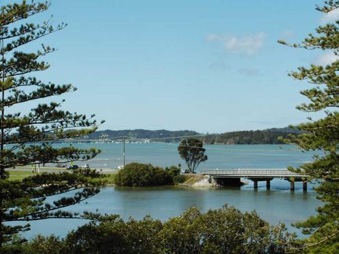2/3 Paihia Road, Paihia