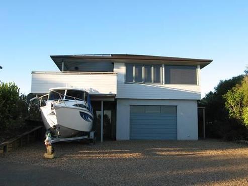 4 Dickson Road, Surfdale