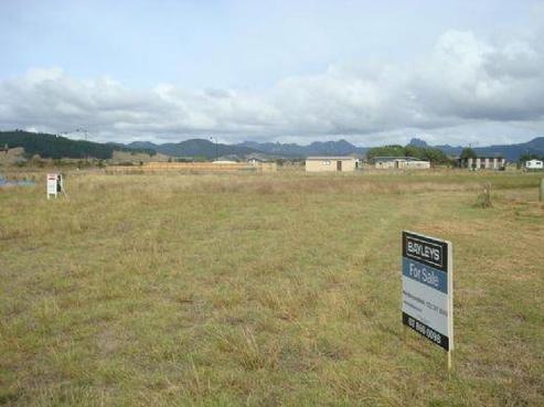 327 Harbour Drive, Matarangi