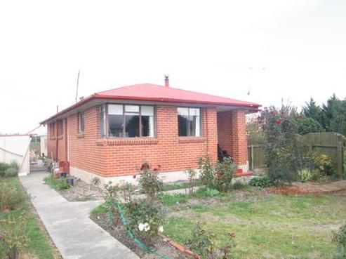 33 Olive Avenue, Middlemarch