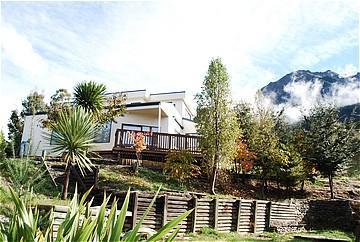 12 Matakauri Place, Fernhill/Sunshine Bay