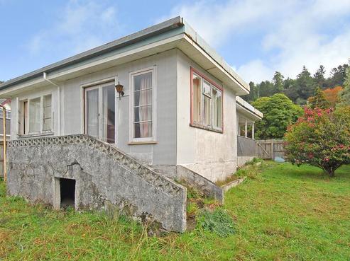 11 Jocelyn Crescent, Pinehaven