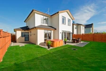 6 Trecarne Street, Karaka