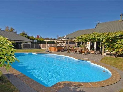 13 Willow Park Drive, Opaki