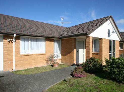 18/262 Centreway Road, Orewa