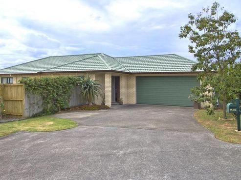 12 Ashkirk Place, Wattle Downs