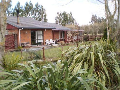 1799 Cust Road, Cust
