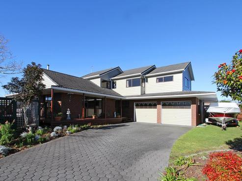 35 Tiverton Crescent, Whalers Gate