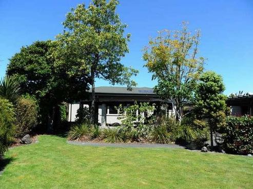 1402 Woodstock Avenue, Mayfair