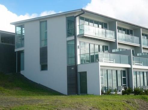 17/18 Dudley Crescent, Cable Bay