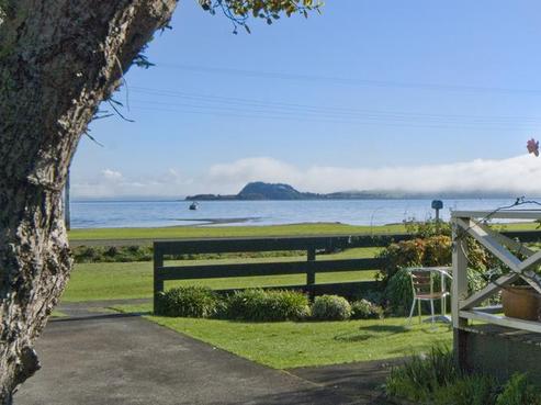 10 Kawakawa Bay Coast Road, Kawakawa Bay