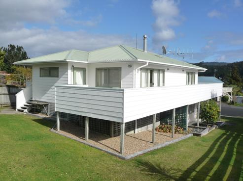 220 The Drive, Whangamata