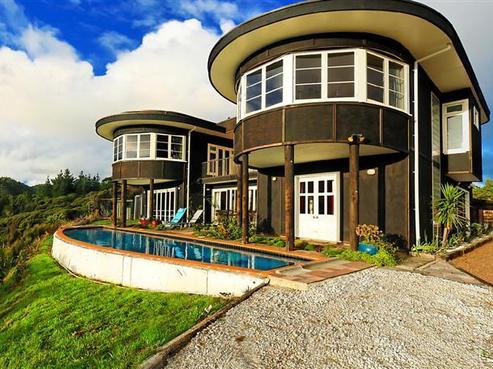 130 Lone Kauri Road, Karekare