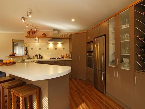 6 Stratford Place, Huntington