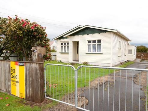 61 Devon Road, Springvale