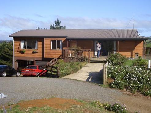180 Cooper Road, Pollok