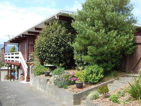 16 Gray Avenue, Paraparaumu Beach