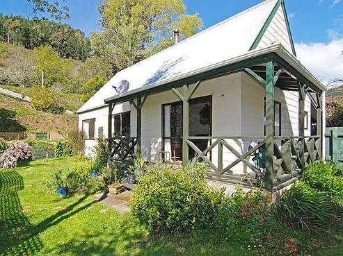 15 Hillside Lane, The Brook
