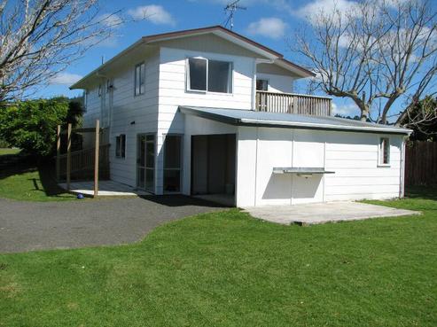 7 Daphne Road, Tairua