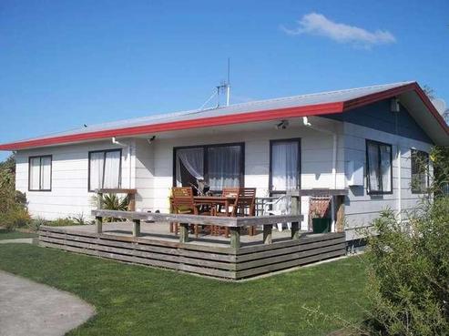 906 Lyell Street, Akina
