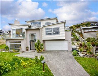 16 Carol Lee Place, Albany Heights
