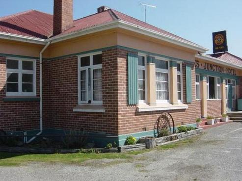 2485 Beaumont Highway, Ettrick