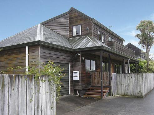 227 Meola Road, Point Chevalier