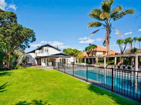 12 Ocean View Road, Milford