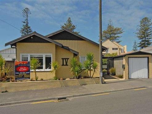 4 Warren Street, Napier South