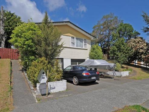 42 California Drive, Totara Park