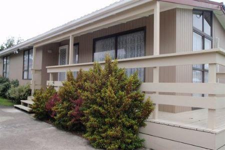4 Tait Crescent, Featherston