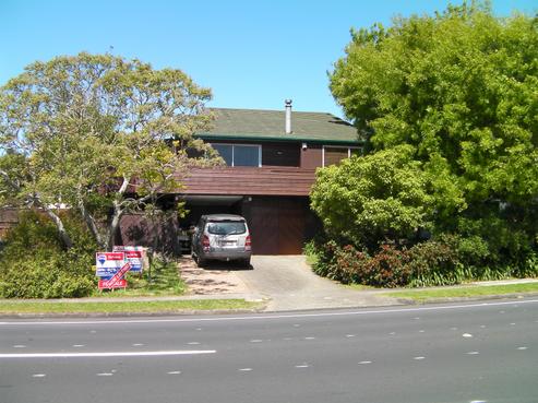 136 Prince Regent Drive, Half Moon Bay