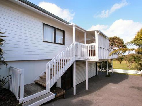 15 Shakespear Road, Army Bay