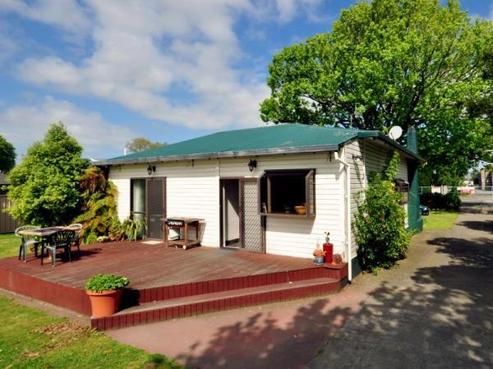 20 Tomoana Road, Mahora