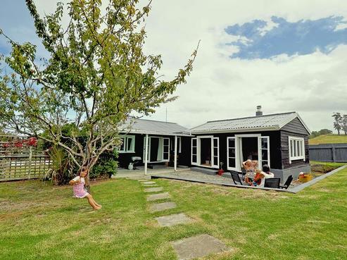 52 Hauraki Road, Leigh