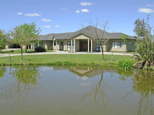 1464 Southland Road, Longlands