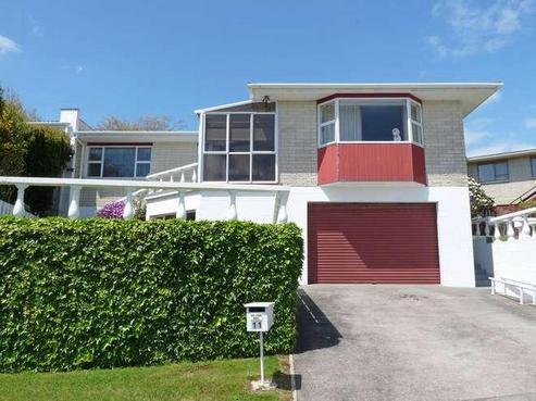 11 Tiverton Crescent, Whalers Gate