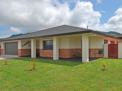 79 Percy Kinsman Crescent, Riverstone Terraces