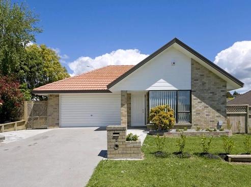 2 Headcorn Place, Botany Downs