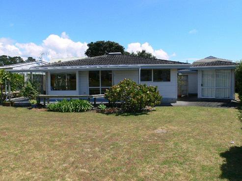 15 Braddock Grove, Pauanui